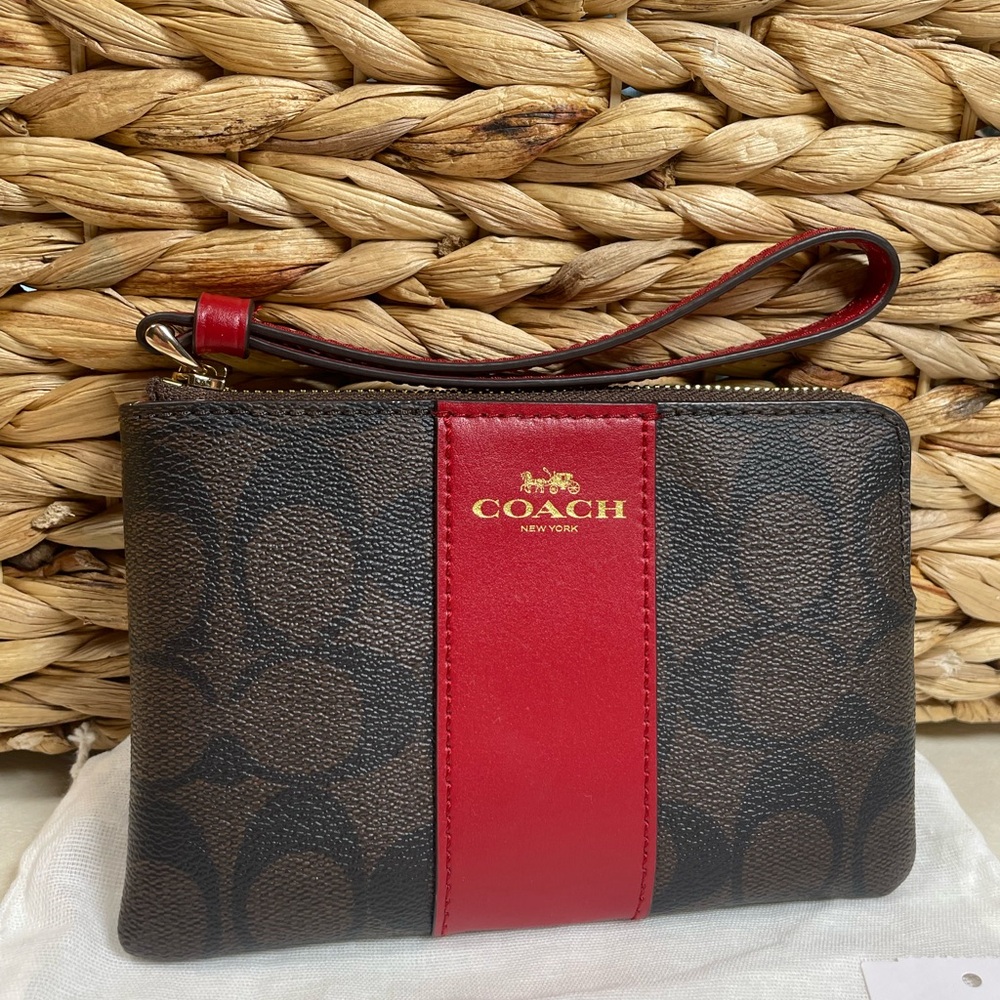 ‼️SPRING SALE Coach NWT Signature Brown and Red Wristlet - Picture 4 of 11